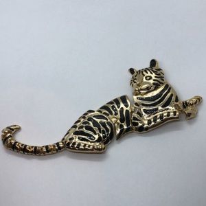 Tiger Articulated Shoulder Brooch Fashion Jewelry.